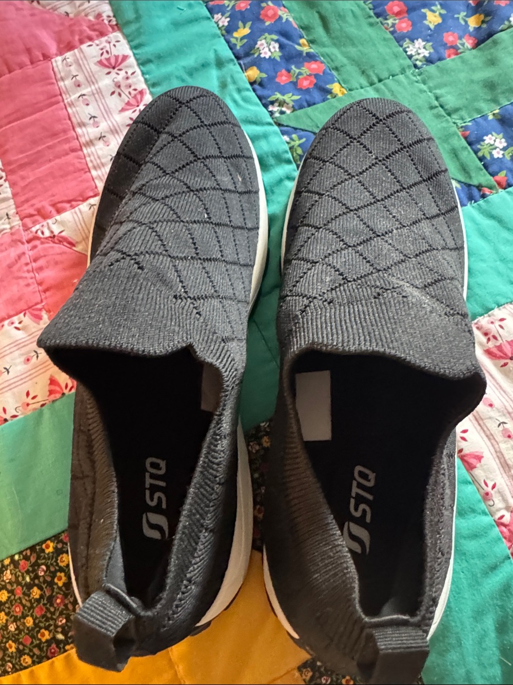 STQ Men's Slip-On Knit Loafers in Charcoal Gray